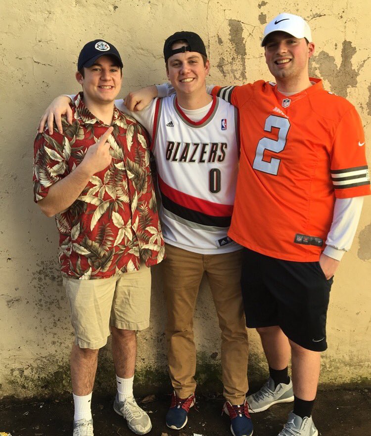 jmur96's tweet photo. Happy birthday to the kid, Teddy Westside. Glad I don't hate you anymore bro @teddyhuncho #LacesOut #DavidMan #LeBron https://t.co/vU66v5Jb0k