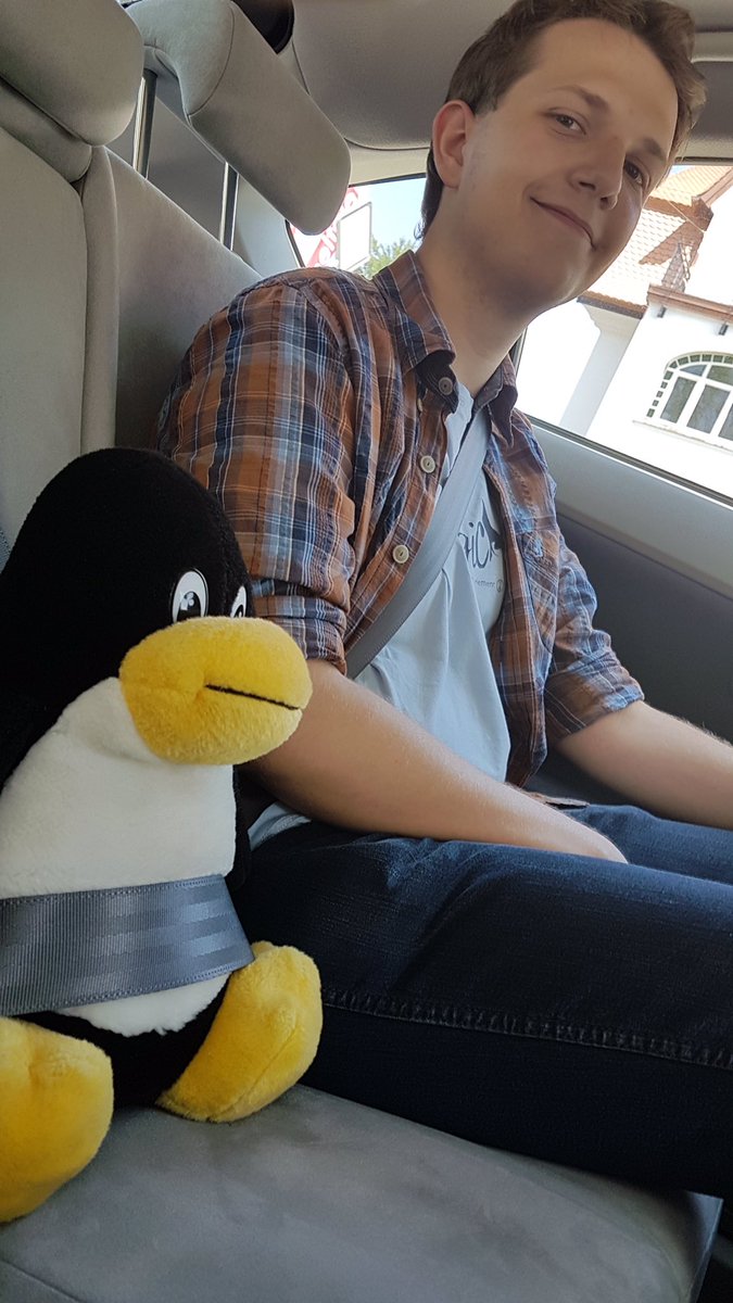 TheAltTux's tweet photo. Danke an alle, die die Linuxdays @ETH 2016 ermöglicht haben. Tux auf dem Weg zum Einkaufen für das Helferessen! #TuxOnTour https://t.co/Dm9hYG9IH3