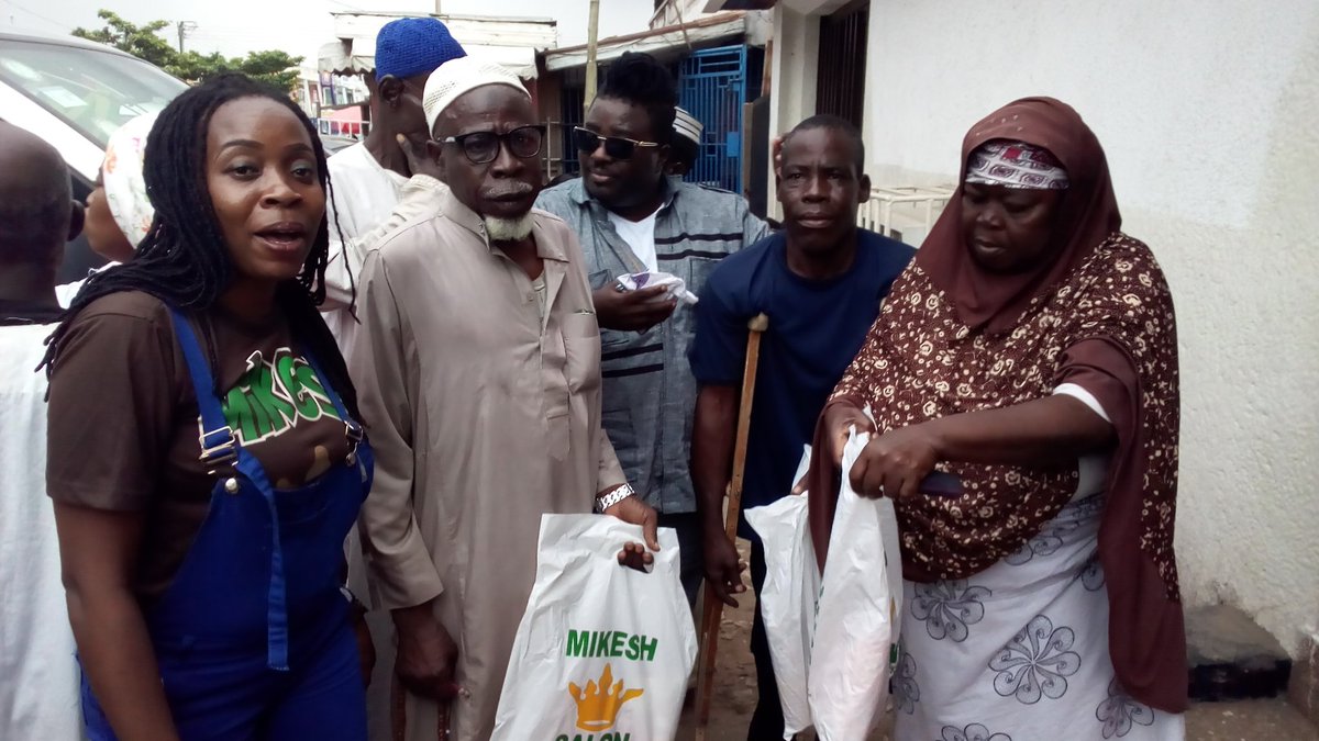 mikeshcrown's tweet photo. gift to muslim folks in accra https://t.co/F1GvfU5uM0