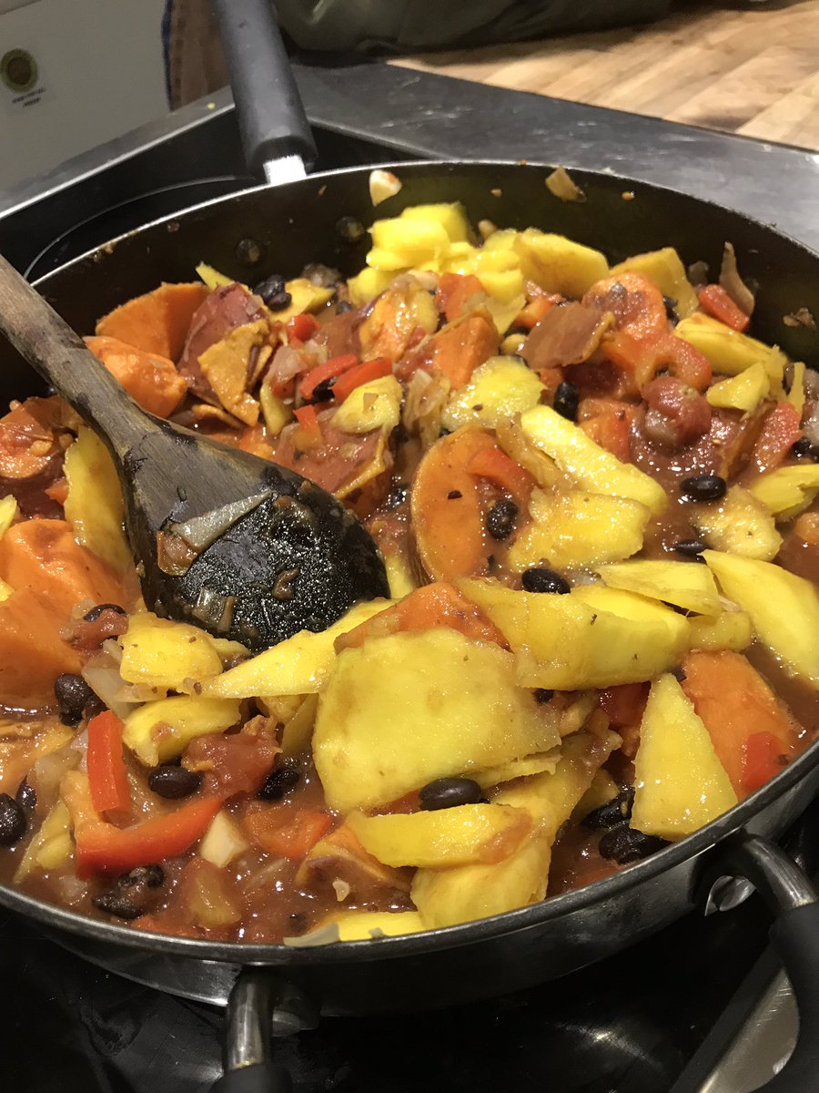 HealthFoodEvent's tweet photo. #Brazilian recipes tasted 😋 with amazing #youngcarers @Made_In_Hackney #organic #plantbased #local #sustainable 😊 https://t.co/zquX5Ywn4G