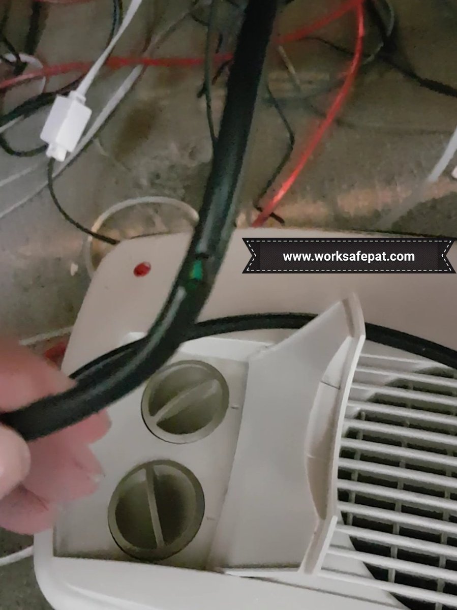 WORKSAFEPAT's tweet image. Heaters placed under desks can prove a #Firerisk melting adjacent cables. Not to mention the risk to paperwork. #Usercheck #Abergavenny