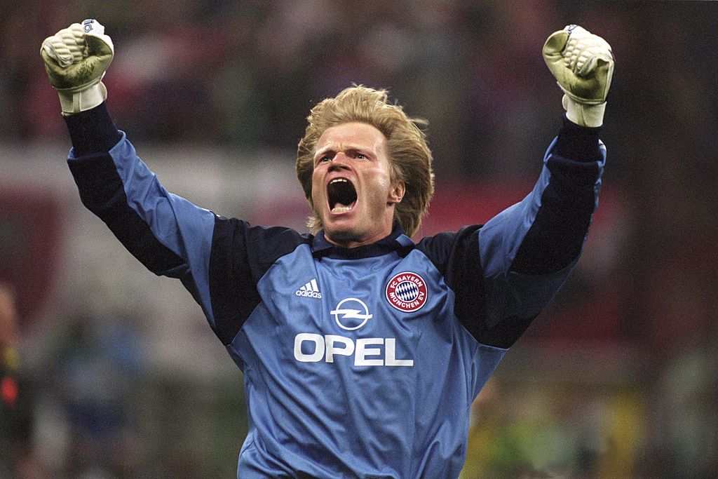 Happy 48th birthday to Oliver Kahn.

He\s the only goalkeeper in history to win the World Cup Golden Ball award! 