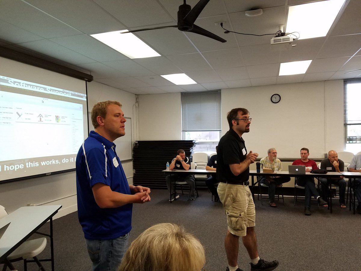 tjkatzer's tweet photo. Curt doing an awesome job presenting at the GoShare Mo conference #lpsleads https://t.co/vuw3JKBEkW