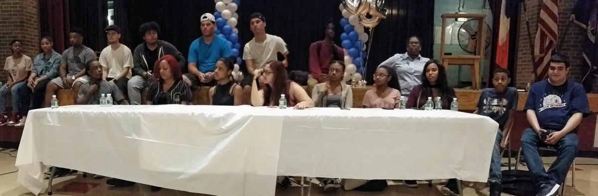 artssva's tweet photo. @TheSVAway alumni panel for Career Day. Classes of 2012-2016 w/students enrolled at #hunter @SUNY_Purchase @SUNYPlattsburgh & more. #bronxed https://t.co/SQYhLIb7Tm