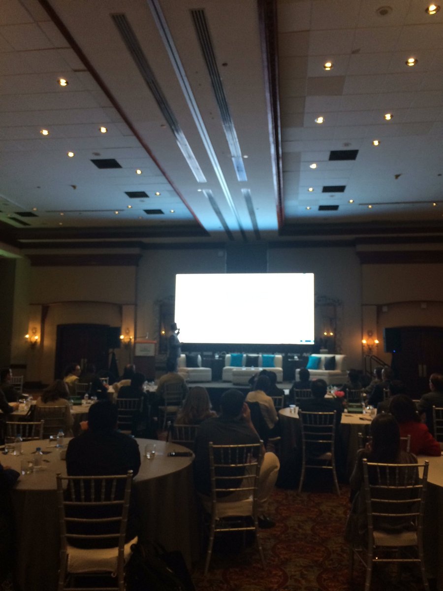 Itahora's tweet photo. Hay evolución a entender a cloud cómo acelerador de negocio señala Juan Pablo Seminara de @IDC #LOLTechConnect https://t.co/aLoPkooSFu