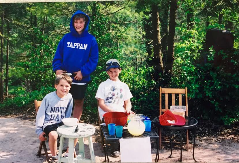 AmongFriendsLLC's tweet image. #tbt to the Anderson boys’ most successful lemonade stand – try one with your kids this weekend and sell cookies on the side.