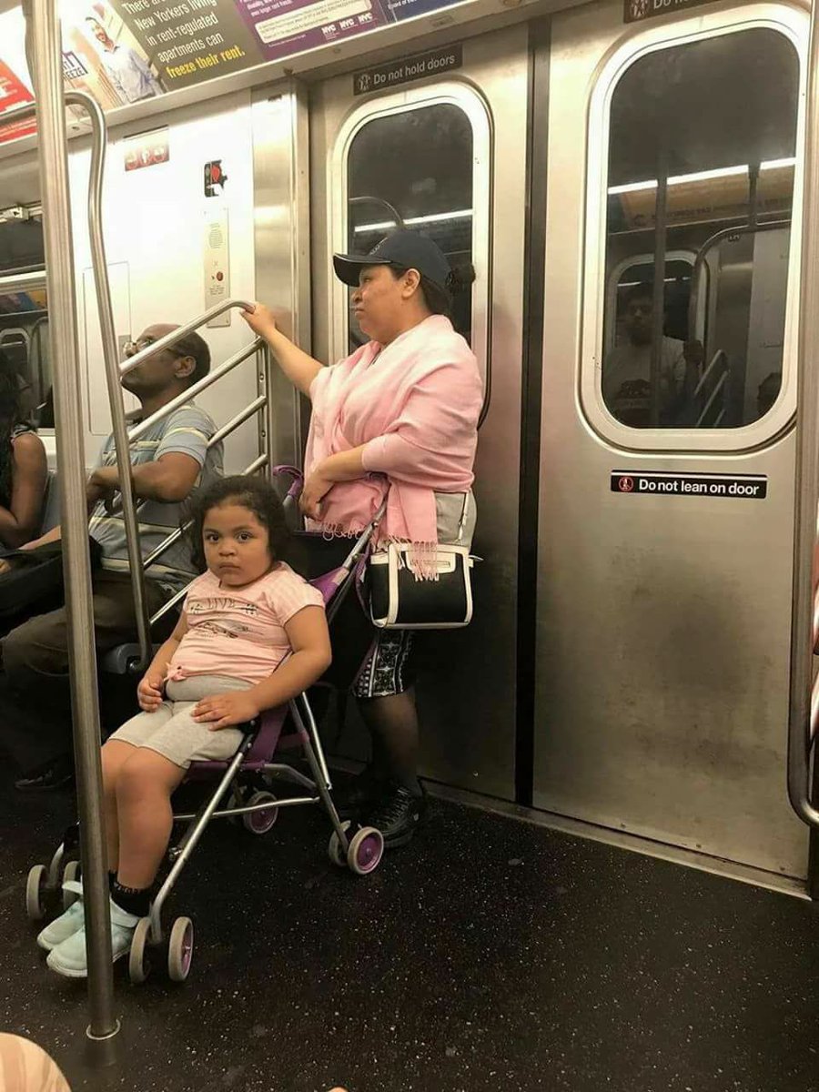 Gaized's tweet image. Why this kid fucking staring at me like I won't tip her fucking stroller over