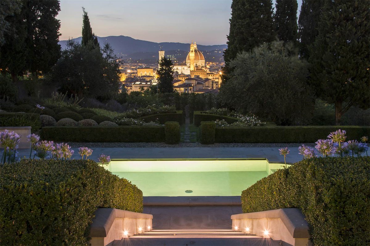 isothebysrealty's tweet photo. Beautiful Villa with Breathtaking Views of #Florence | https://t.co/tRGOKeMdw4 | #sothebys #sothebysrealty #LuxuryHome #italy #florenceview https://t.co/Dj7KAlsBYl