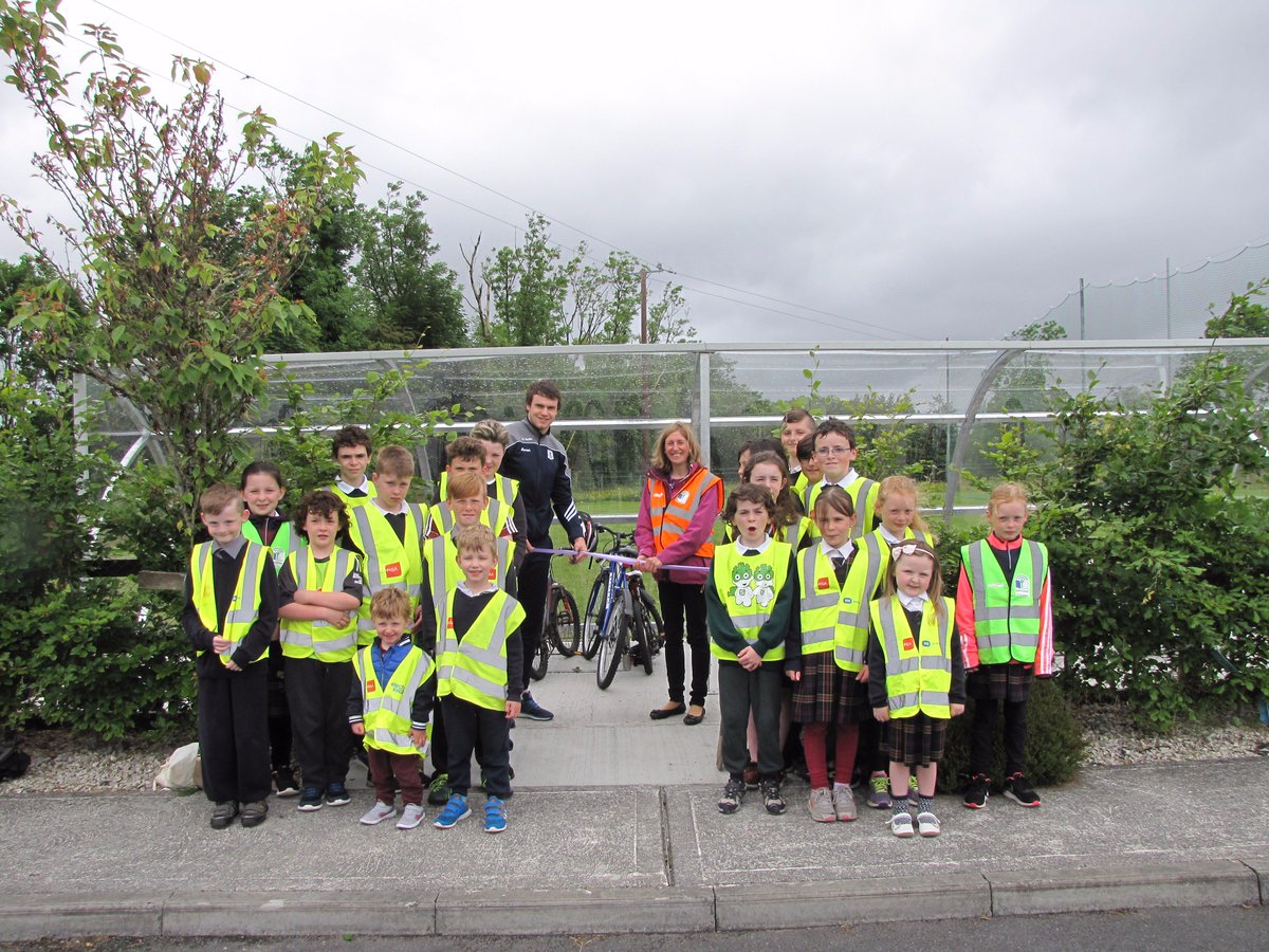 GreenSchoolsIre's tweet photo. Attymon NS launched their fully-funded #greenschoolstravel bike parking today with special guest Galway hurler Joseph Cooney 🚲#mybikeweek https://t.co/TjvHoJYqrw