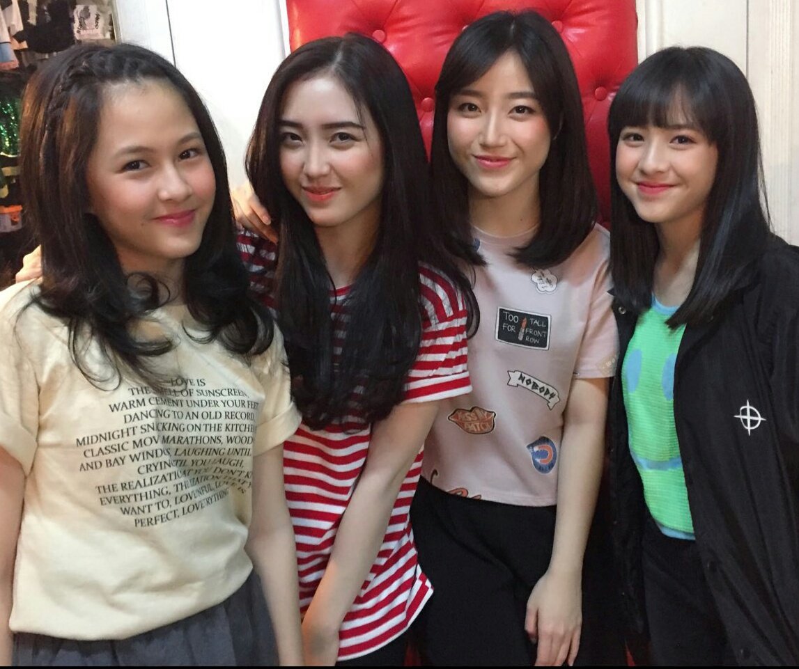 peyeeeek's tweet photo. #TeamKakak / #TeamAdik nih? 😍😍 @Skyla_INA @adhistyrriors https://t.co/DQISZ8wC04