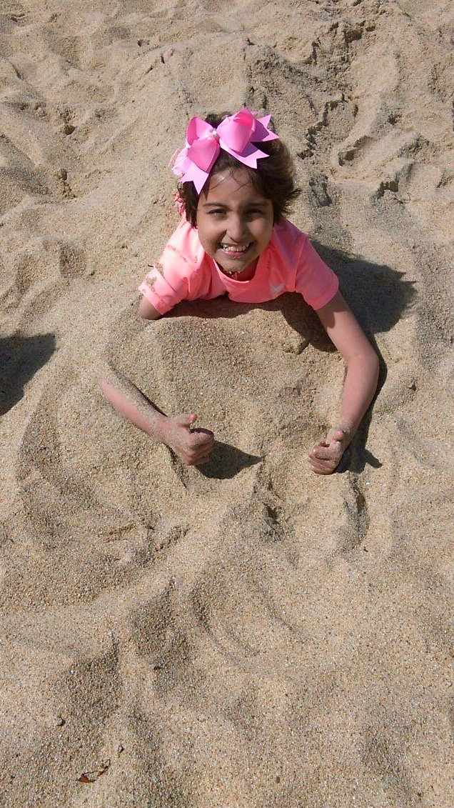 NebraskaMed's tweet photo. Last summer, Daisy was still receiving chemo for Ewing's sarcoma. THIS SUMMER, her #cancer is gone and she's vacationing in #California! https://t.co/XmtC6VD7c9