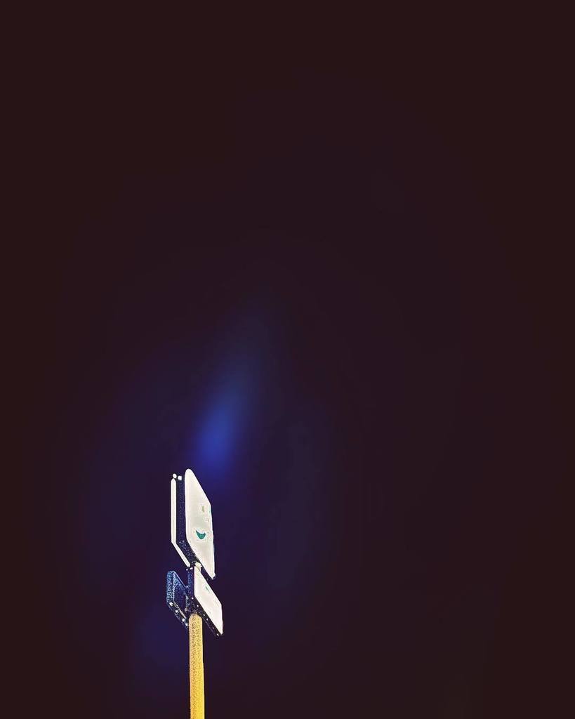 tarkun's tweet photo. #看板 #SignBoard #NightView #MidNight #AGlowingSign #侘しい #Dreary #ConvenienceStore #コンビニ #DeepDarkness #CortexCam #S… https://t.co/voAcVpVu9I https://t.co/msy7M6kWBQ