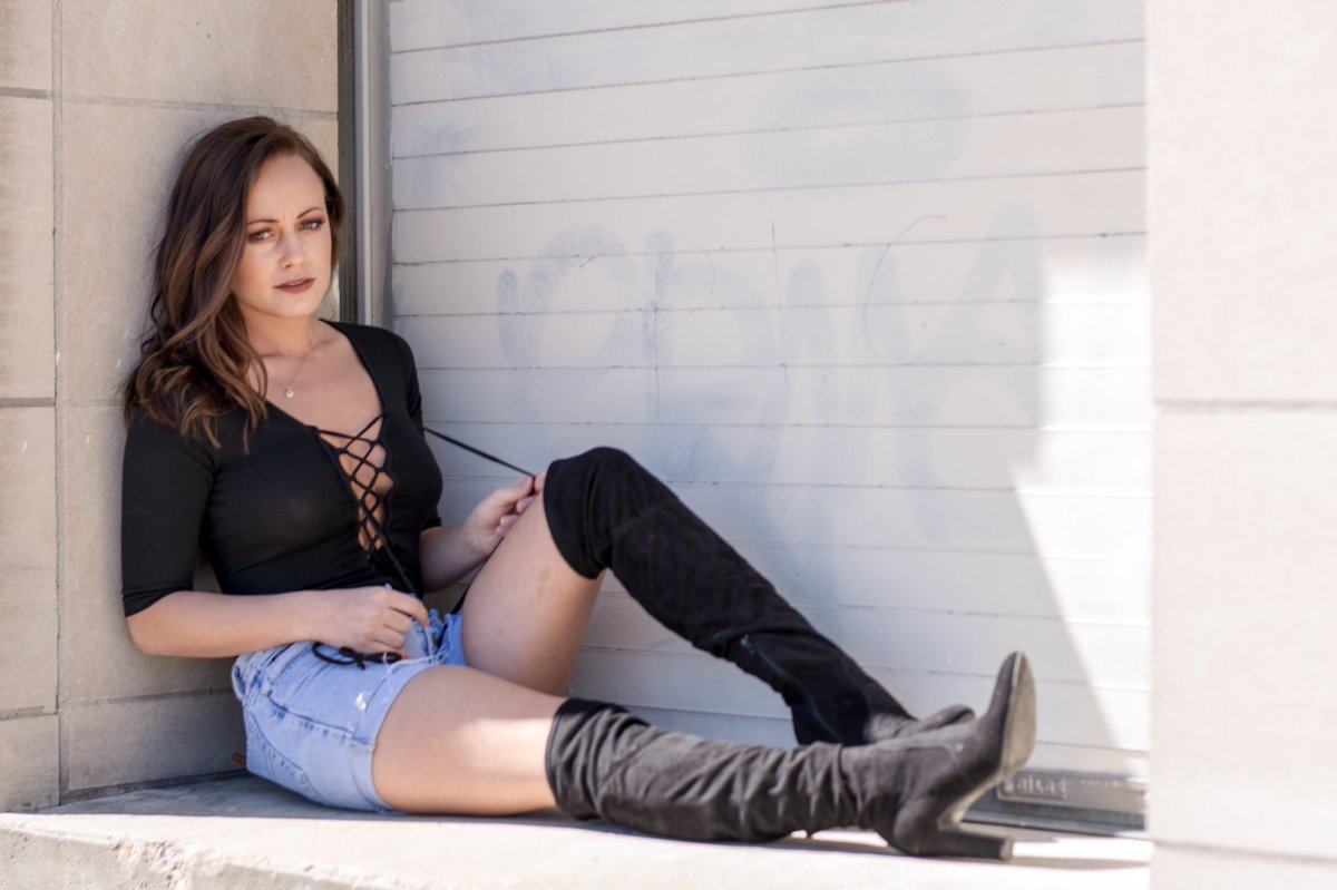 PrettyLittleGrk's tweet photo. A little throwback Thursday photoshoot! 😍 https://t.co/gyarYWQUjz