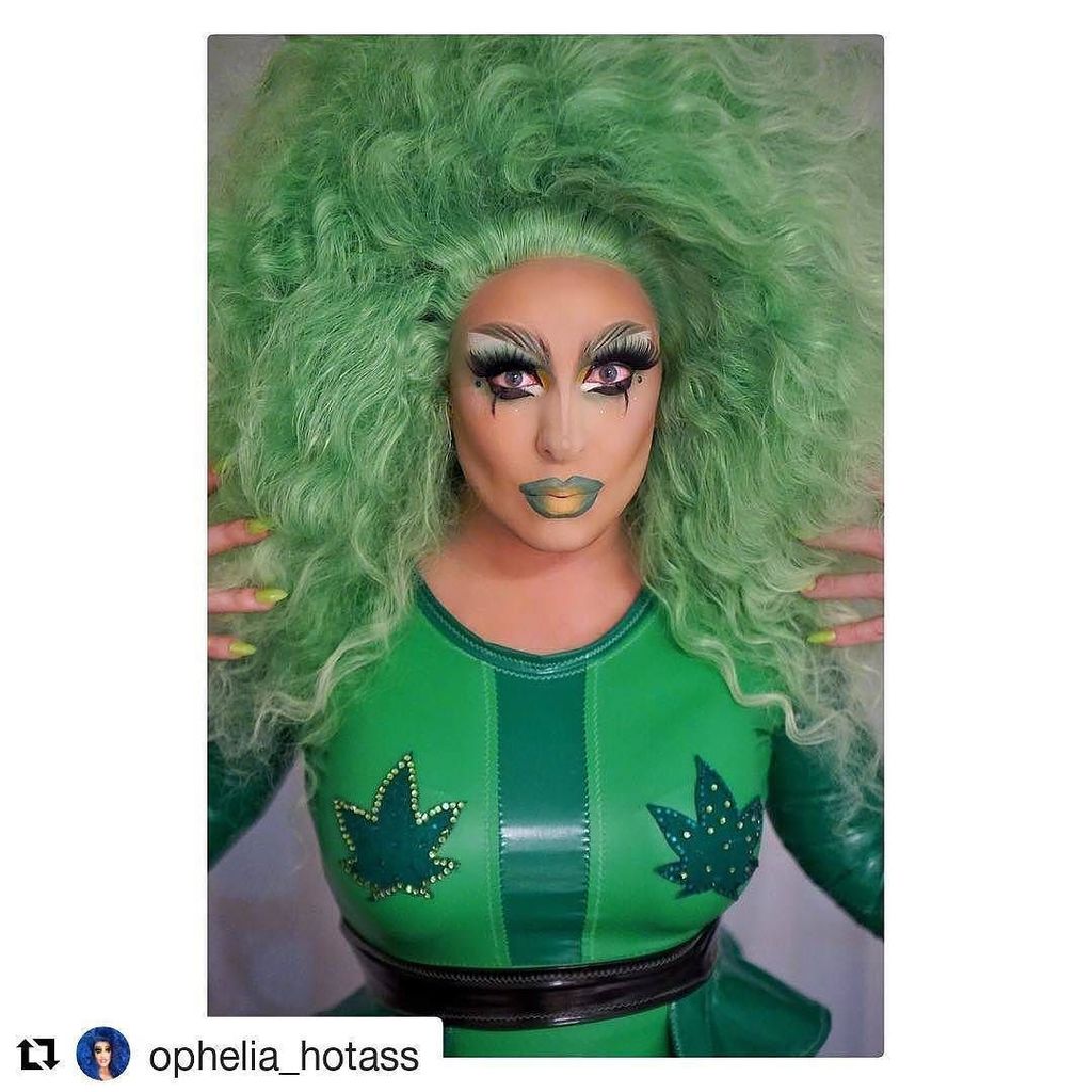 DragQueenGalore's tweet photo. #Repost @ophelia_hotass (@get_repost)
・・・
My eyes aren't bloodshot... your eyes are bloodshot... 👀 .
.
.
#drag #dragqueen #dragmakeup #ophe… https://t.co/tPSY1GAui4
