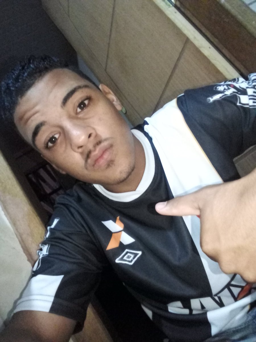 Guilhhermemelo's tweet photo. #feriadoJA perdendo ou ganhando aqui e Vasco! https://t.co/uFlWLuhmYI