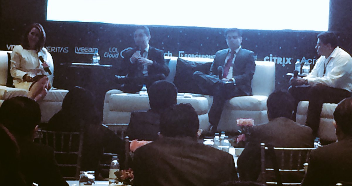 Naty_Salcedo's tweet photo. Primer panel #LOLTechConnect #Ecuador
Sebastian, Francisco y Javier comparten con nosotros sobre #Ransomware 
@Acronis @CheckPointSW @veeam https://t.co/hGHrNsocxl