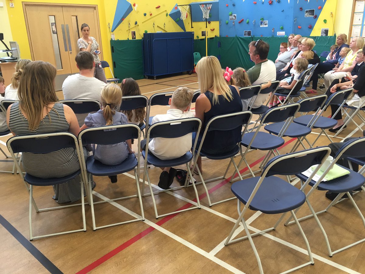 EdinburghH_W's tweet photo. @carylhart1 taking questions from children and parents after a wonderful visit!

Thank you from everyone at @holling1 !

#authorvisit https://t.co/cJ69mrKYWZ