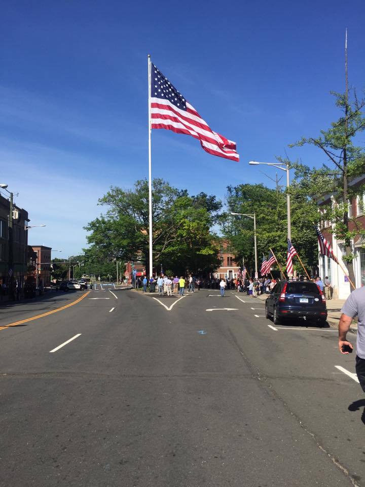 StandardSOP's tweet photo. We attended the flag dedication ceremony in Danbury CT this afternoon. A wonderful ceremony and such an amazing flag! #flagday 🇺🇸😄🇺🇸😄 https://t.co/8moDfnI67M