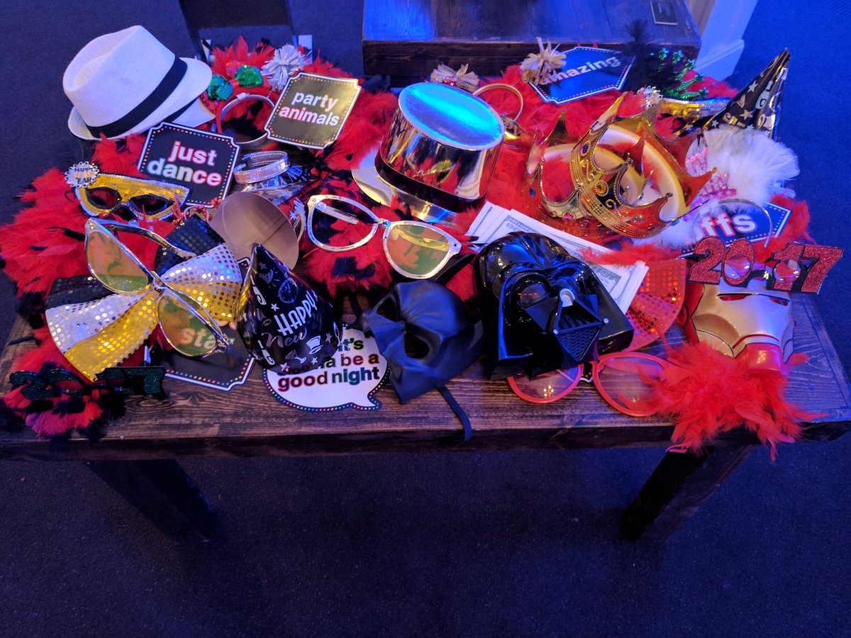 message_miracle's tweet image. Have an upcoming event? Check out some of our awesome props to use with our photo booth! Contact us today about our photo options! 📸🎉