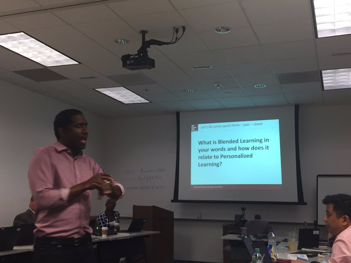 EdtechGwynn's tweet image. Woohoo! What's a better way to start a 7:30 AM meeting than with @jasontoddgreen talking about his passion? #BLinAction