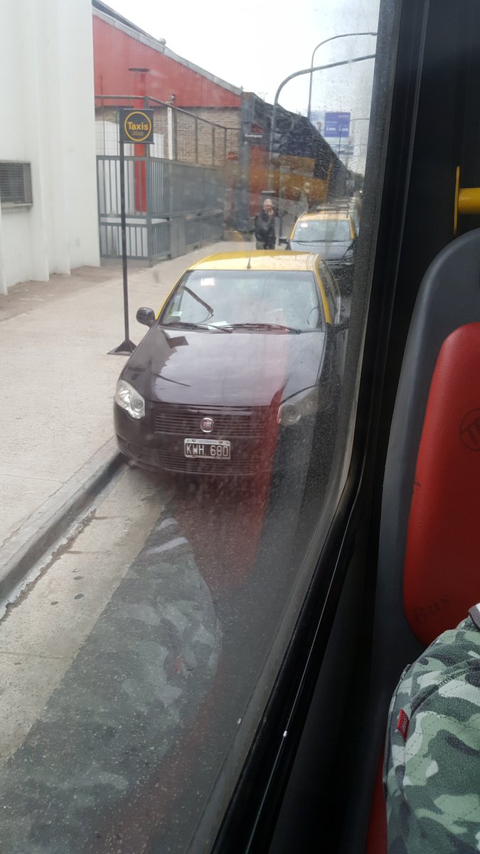 Te subis a un taxi y t dicen q no t llevan xq esperan a los q bajan del barco. 😠😠😠 #mafiatachera #aguanteuber @bamovilidad <a href="/gcba/">Buenos Aires Ciudad</a>