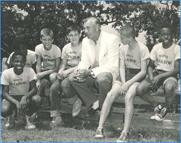 BoysGirlsHarbor's tweet photo. #tbt to Vintage Harbor #80YearsofHarbor #BGHarbor https://t.co/4ckpWvrvwl