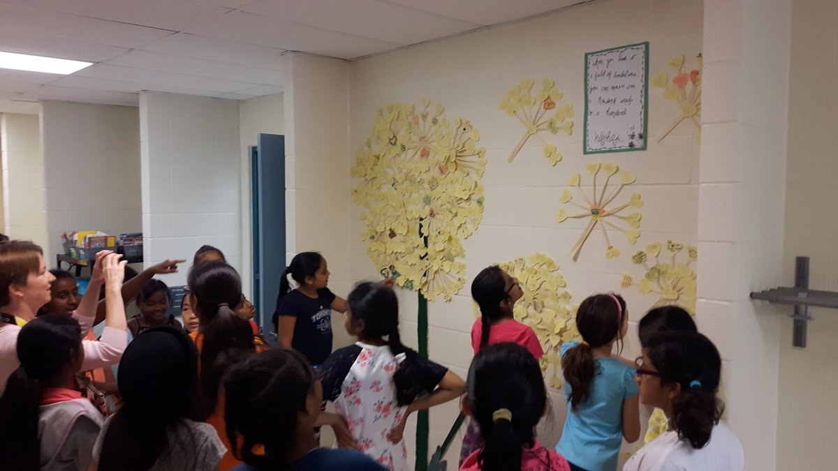FH_EcoTeam's tweet photo. We had a visit from @YRDSBEcoSchools to see what our team has been up to @FossilHillPS! Ss were proud to show off our amazing school! https://t.co/ELkAMPIb7i