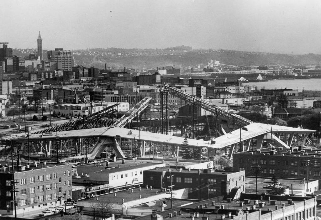 A look at the construction of the Washington State Pavilion -- now known as Key Arena -- during its construction i… ift.tt/2rvC5iJ