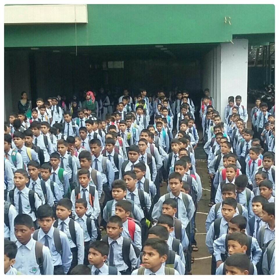 msnaikhs's tweet photo. #StudentsInAssemblyOnFirstDayOfSchool(2017-18). https://t.co/FCPDyM4RhD