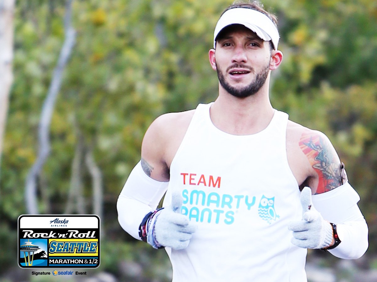 RunRocknRoll's tweet photo. Healthy shouldn't be a challenge. Check out @SmartyHealth at the #RnRSEA expo & taste the galaxy's best tasting gummy vitamin. #RunSmarty https://t.co/gxpshRrwFV