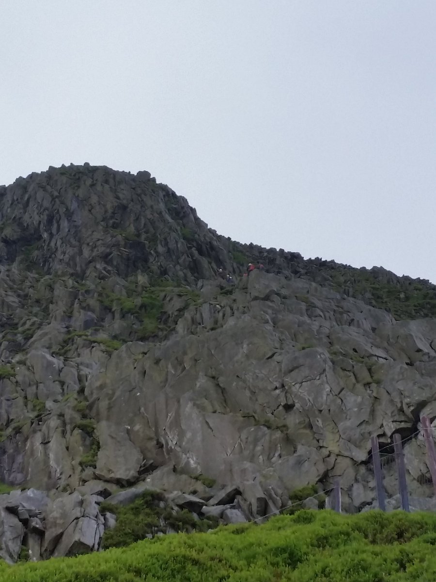 KatieS_OBT's tweet photo. Can you spot Scott Team scrambling up Mynydd Moel. #scottteam #dauntsey @DauntseysAdEd #OutwardBoundUK https://t.co/zMU4AIQkI0