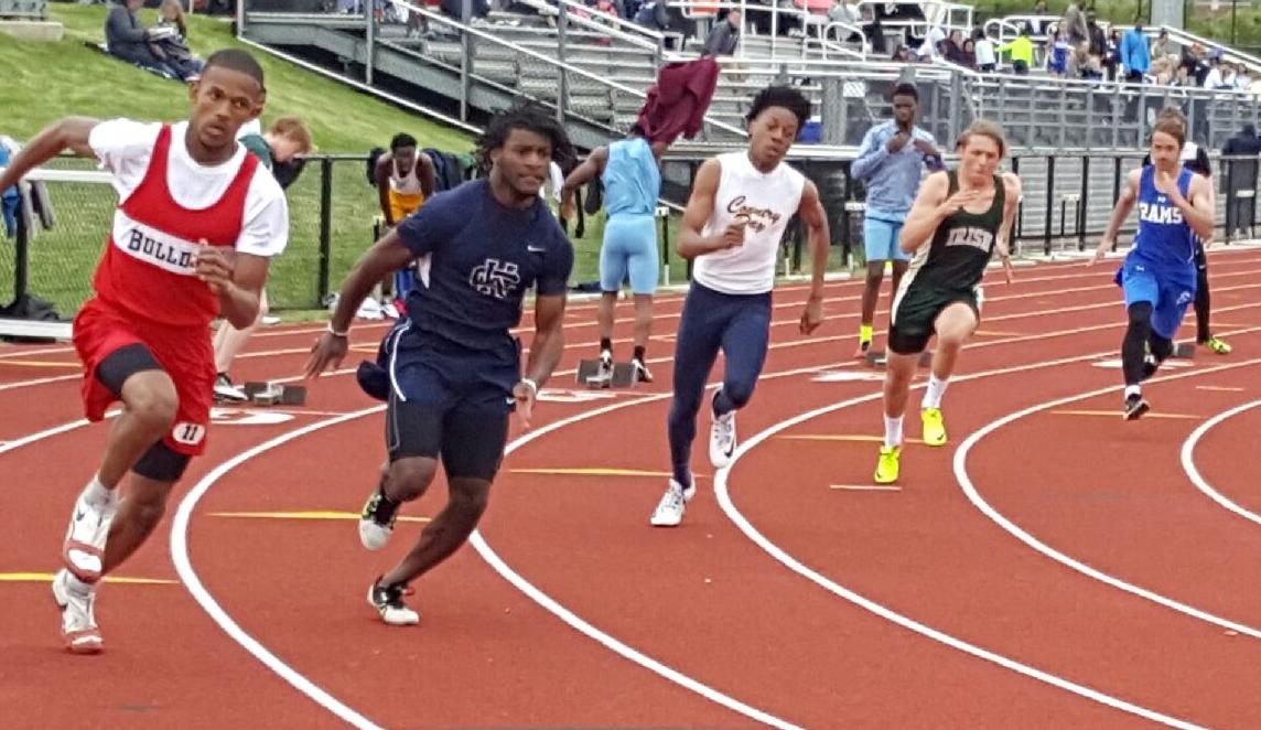 CranbrookFball's tweet photo. 2018 RB Aaron Wiggins runs for CK in a spring track meet...#AimHigh  #FlyingCranes https://t.co/PxtbZ7wMgK