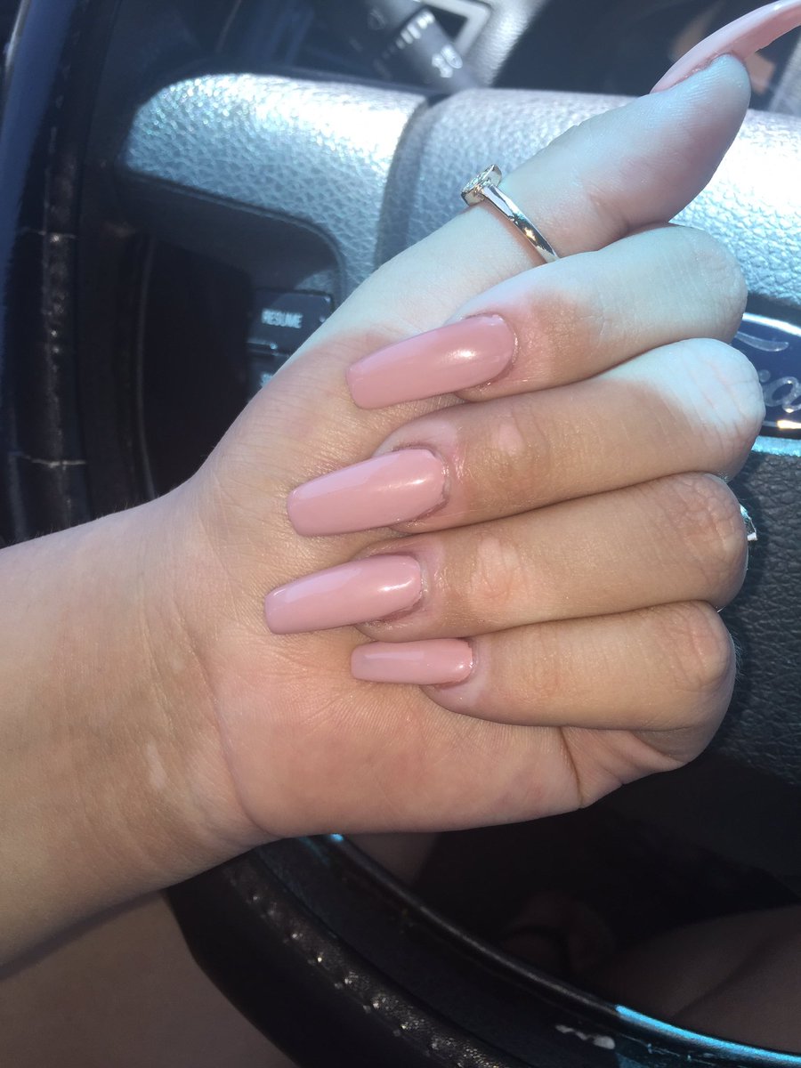 fxythd's tweet image. I'm living 💗