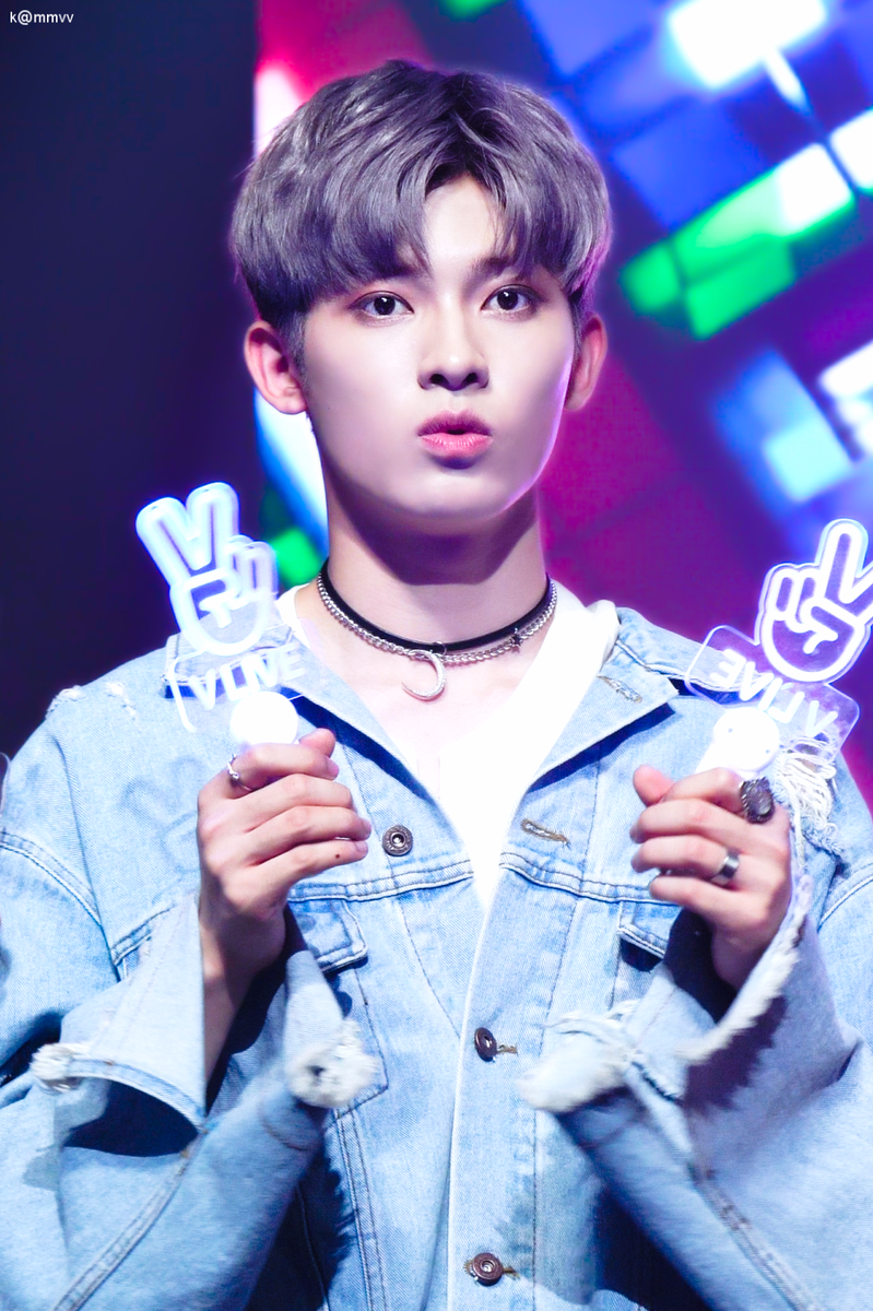 k_mmvv's tweet photo. 170612 붐 스테이지 #투포케이 #24K #진홍 #Jinhong @24K_JinHong 
#ADDICTION #너_하나면_돼 #ONLY_YOU https://t.co/LihZ3CM7dK