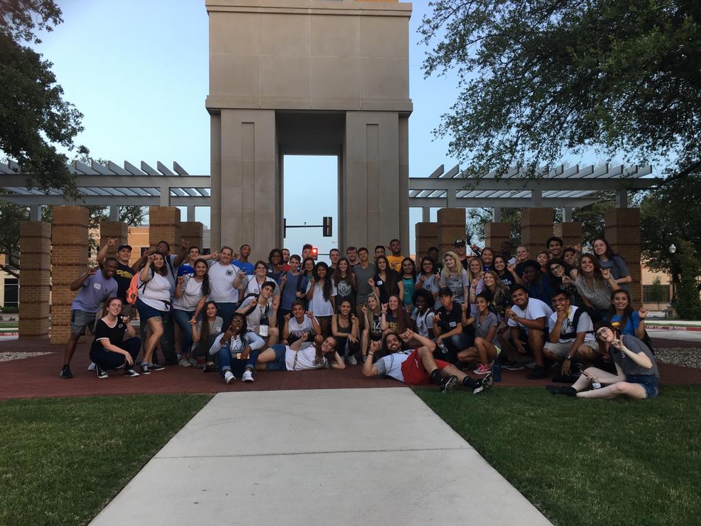 txwesleyan21's tweet photo. RETWEET if you think the first orientation session was a SUCCESS! π #txwesbound https://t.co/qoD7YDoIW3