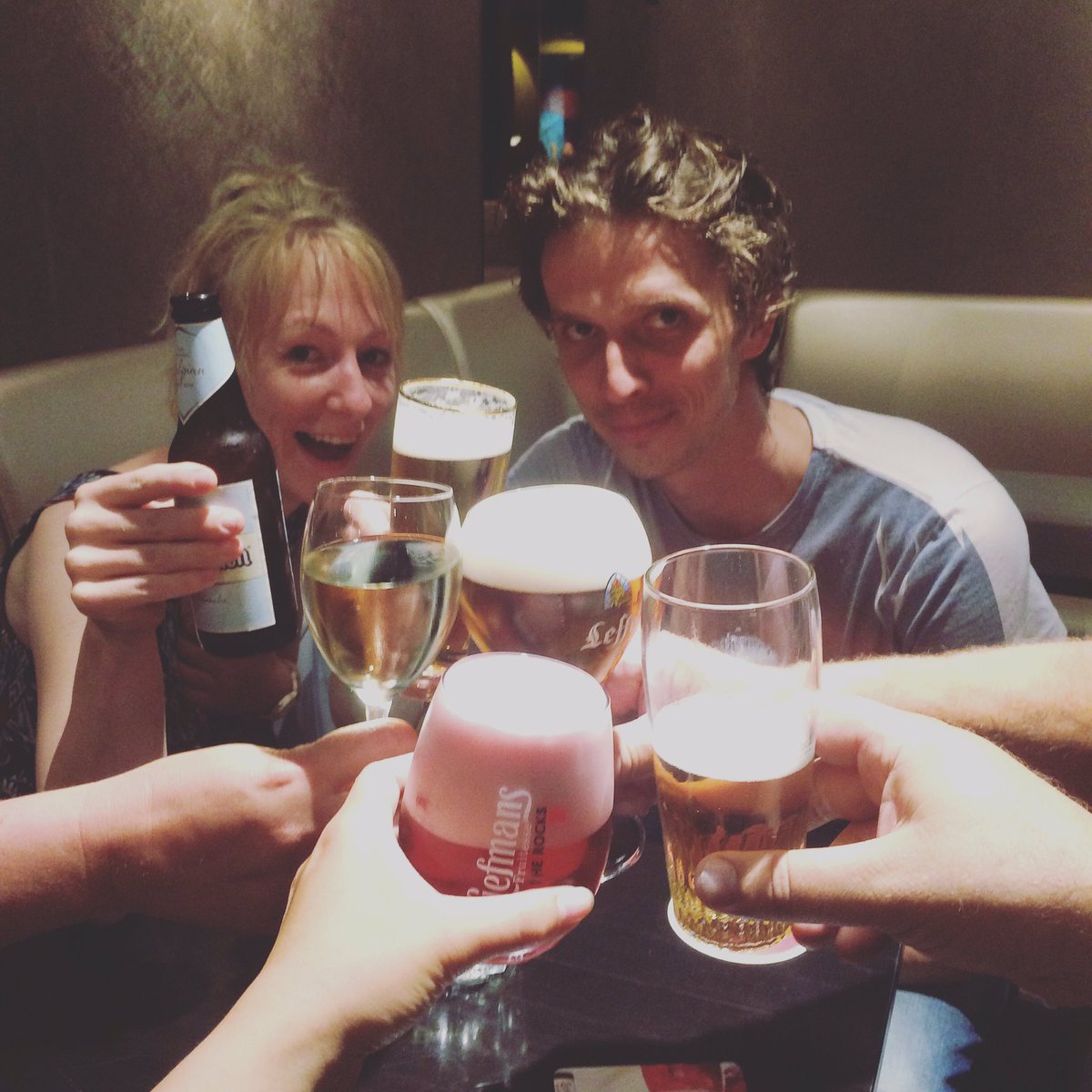 KoperenK's tweet photo. Proost op week vol geslaagde voorstellingen! Wat een topteam en een toplocatie bij @TheaterDeNaald We hebben genoten! #westland #koperenkees https://t.co/Hqd4mHLpc5