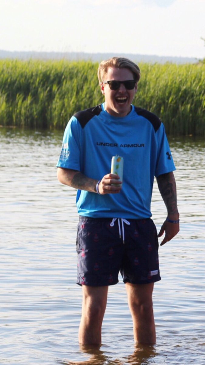 "När jag kom på att jag ska representera Nocco på Ronneby havsrace i helgen" #spritfet