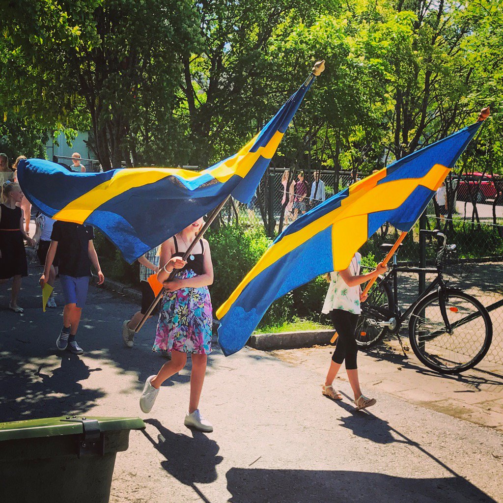 kreitz135's tweet photo. Idag hade vi på Runbacka skolor sommaravslutning! Vilken bra start på sommarlovet! #runan #runbacka https://t.co/Kh82xsW15W