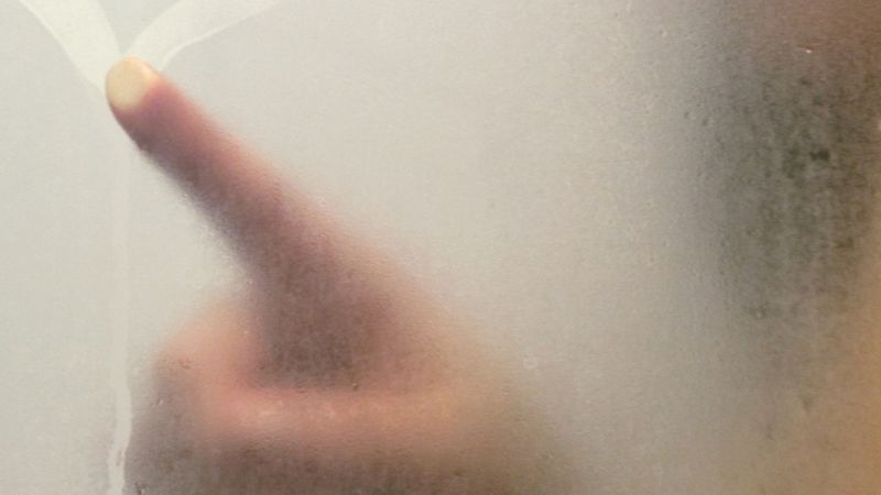 Reflective_Boca's tweet photo. Read on for some tips to keep your bathroom mirrors fog-free: https://t.co/rpfGRGk6bD https://t.co/cImEjLgx5k