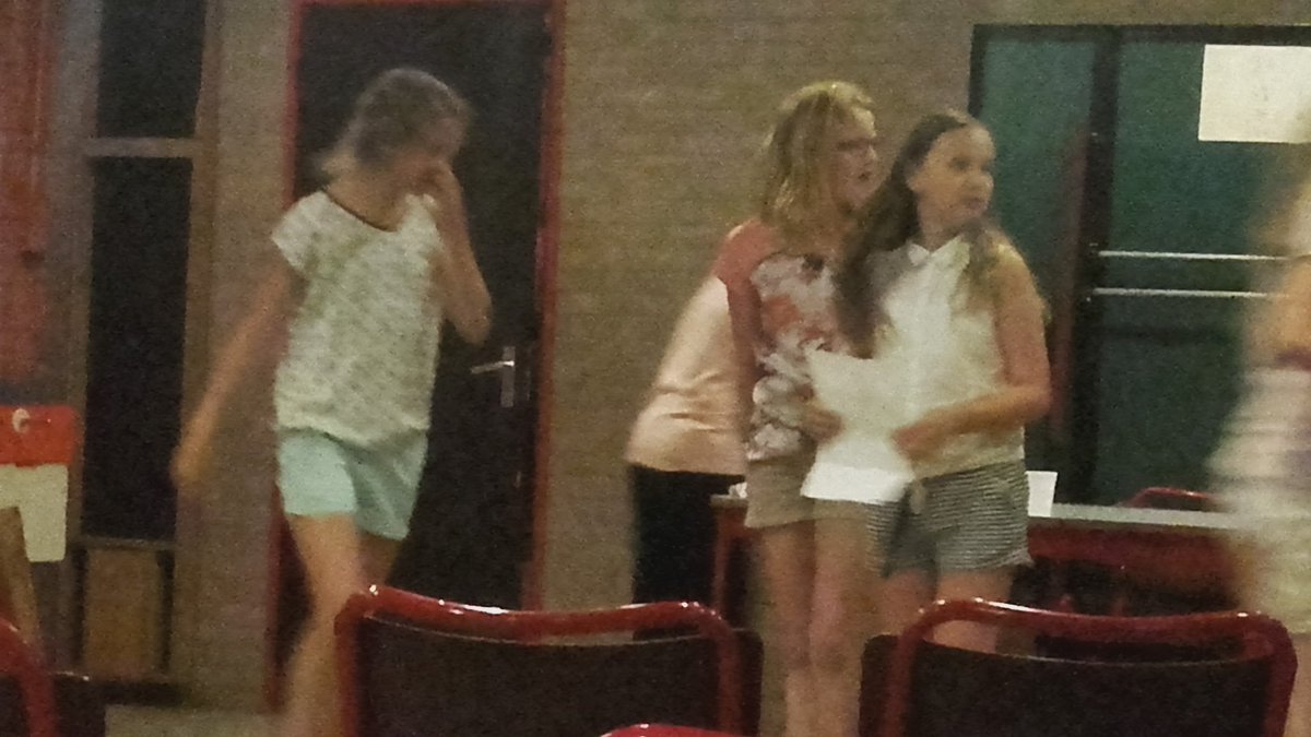 gbshettalent's tweet photo. En ook de meiden hebben het een en ander voorbereid! #schoolkamp https://t.co/f7x06O72u9