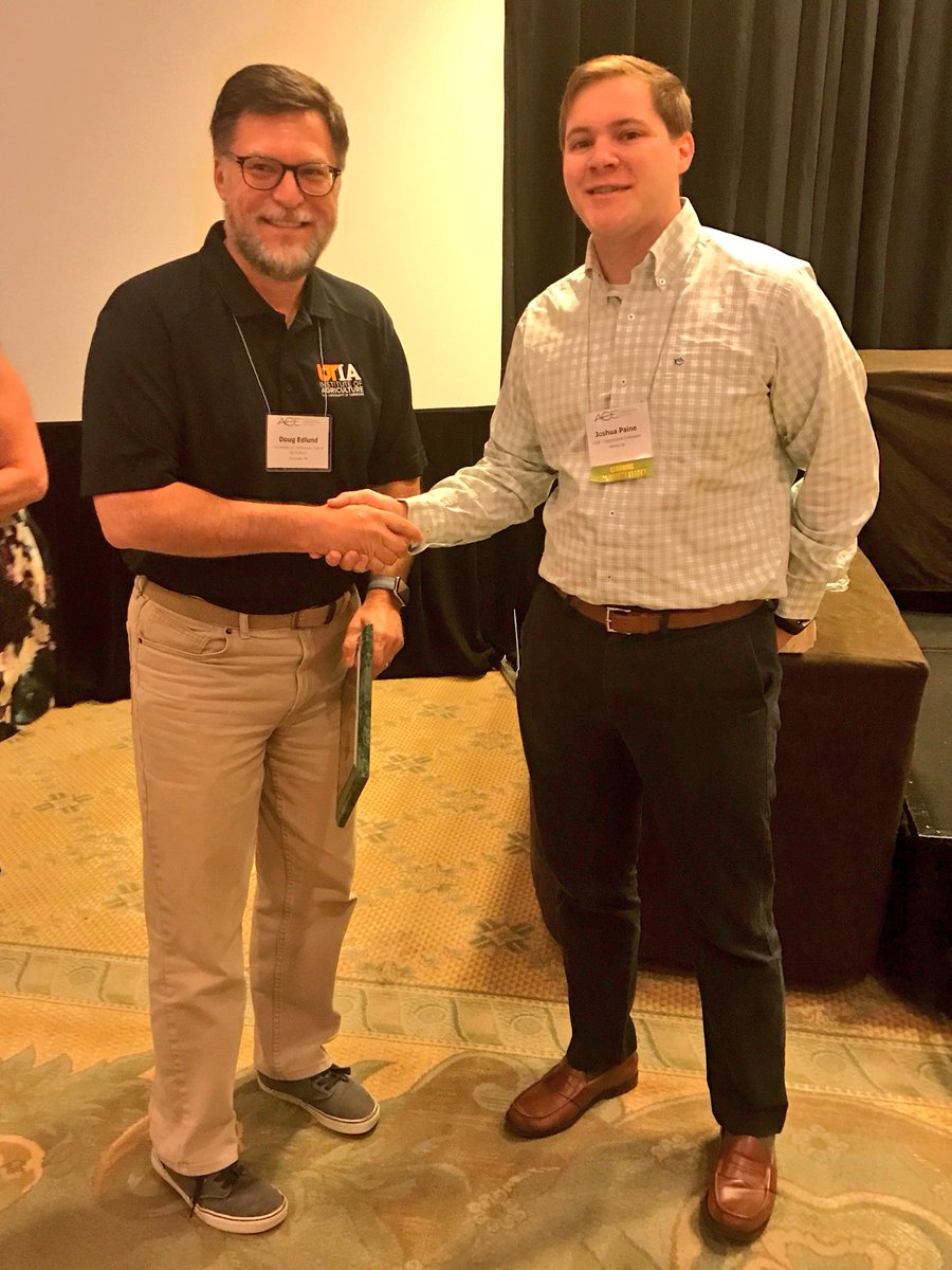 UTIAg's tweet photo. Congrats @Dougedlund for receiving the Marketing Excellence award at #acenola https://t.co/anOZr8zvfX