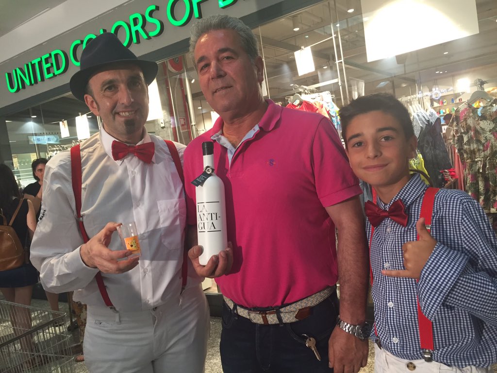 quesoslaantigua's tweet photo. Momento divertidos que nos dejó #ElTormesCheeseDay como la original presentación de @Teo_maquina de su #CoctelConQueso @cceltormes @fgusal https://t.co/iUWT5JN515