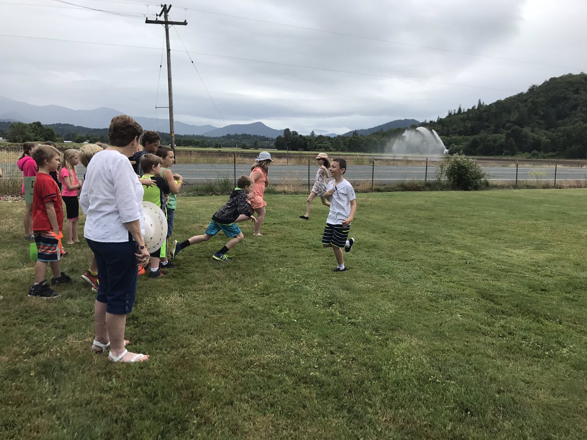 FVES_nobles's tweet photo. Beach day and field day at the Fort https://t.co/xdIFnJo8Vm