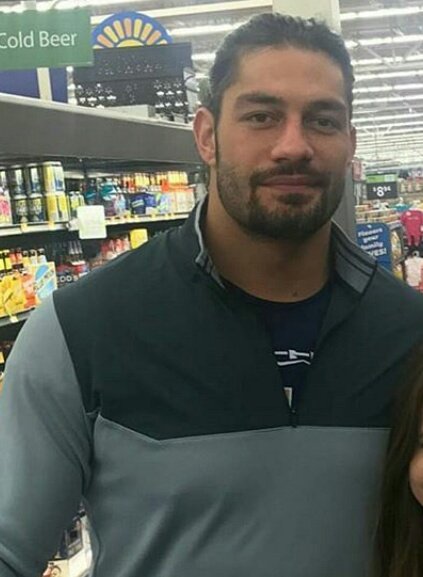 Aiaaam2's tweet photo. @marioly_bg @fabiola_pizana @Fileana2 @Reigns_Negan @nataliaperez743 @SmallcageGG @inspiringreigns @vanessasamoana1 @RomanEmpire231 @hah_alexander @Yararod11240008 @DarkNin82558474 Good evening 😙... ROMAN REIGNS ... https://t.co/kFpjOcPbVN
