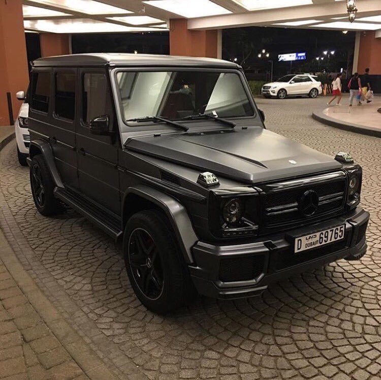gwagonlife's tweet photo. Matte black at the mall 💰 https://t.co/3XlV9YKooP