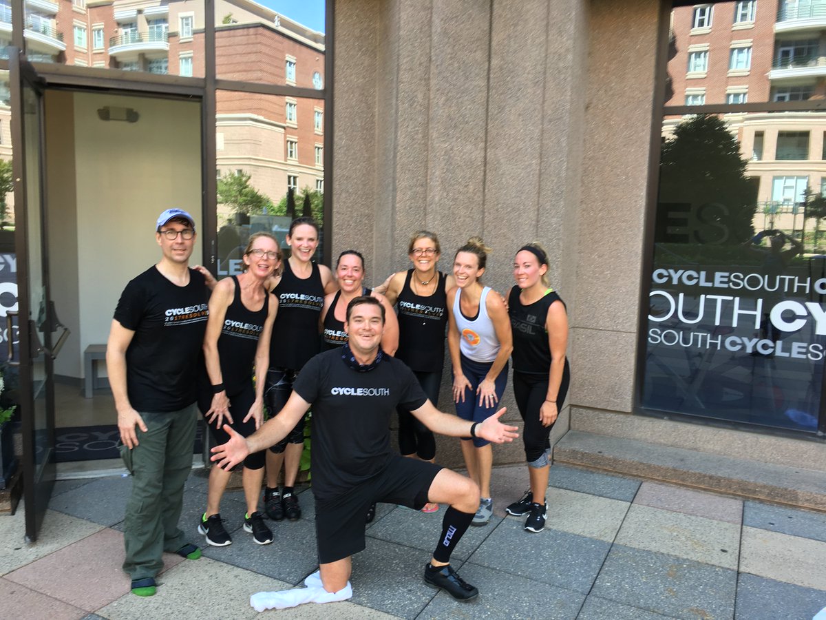 CycleSouthCLT's tweet photo. 🚴 BIKES &amp; BREWS 🍺
Tonight at 5:30 PM w/ Jason.
Enjoy a beer in the courtyard after a sweaty ride! https://t.co/QZDGNvnUfU https://t.co/T32FrUW0ZI
