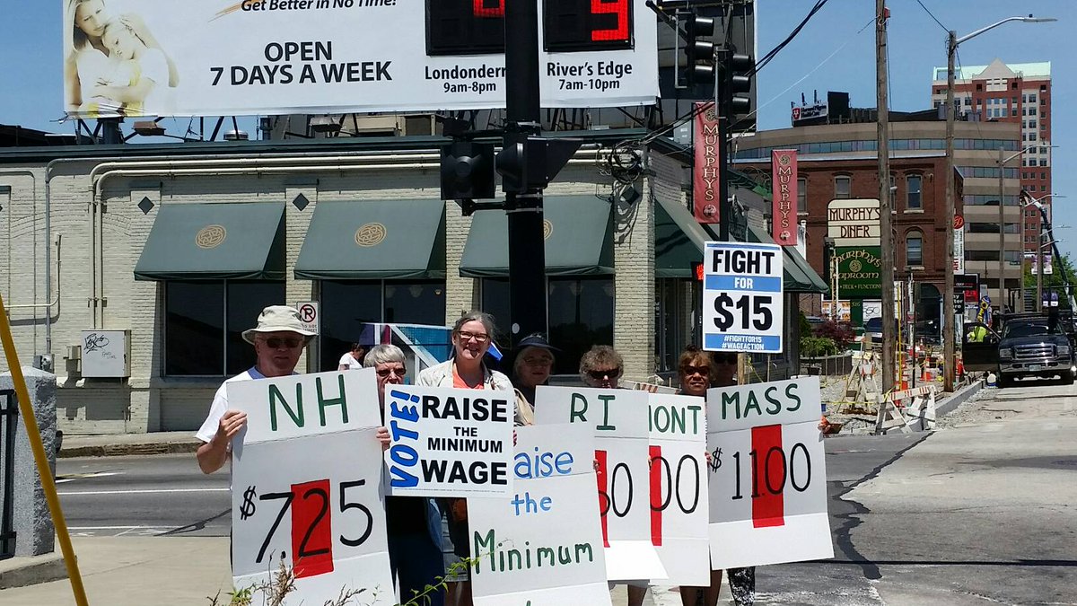 RaiseUpNH's tweet photo. Now: Activists in #Manchester #NH are standing up 4 a living wage. @fightfor15 #FightFor15 @RightsNH https://t.co/Iz7dHj2XUt