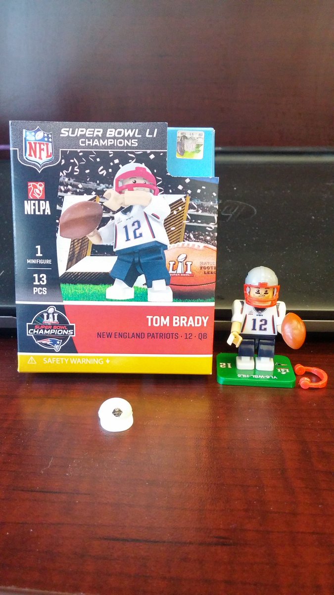 sheldonantle's tweet photo. During #Psw2017 NL EECD has a secret buddy program. Today, I got the best surprise Superbowl #TB12 in OYO!! https://t.co/DrVjaCJgc2