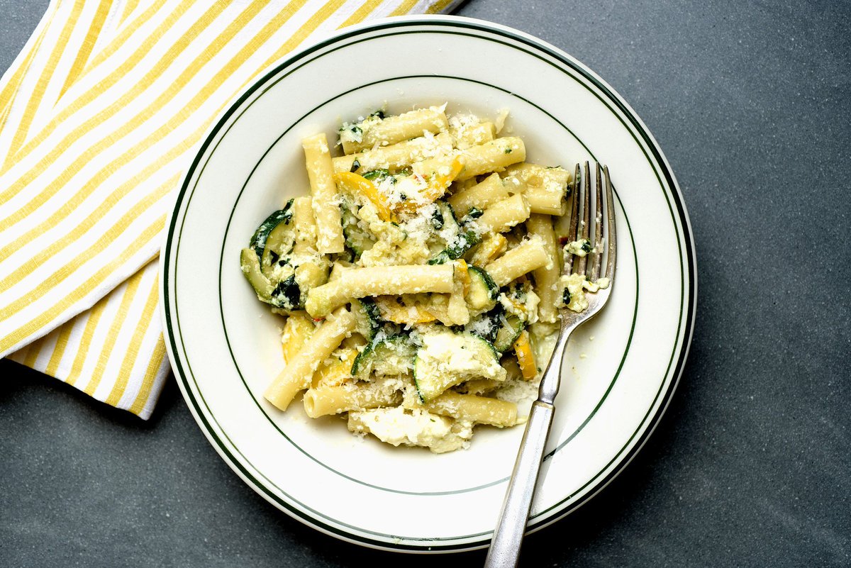 Summer Pasta With Zucchini, Ricotta and Basil Recipe crwd.fr/2rav0ji