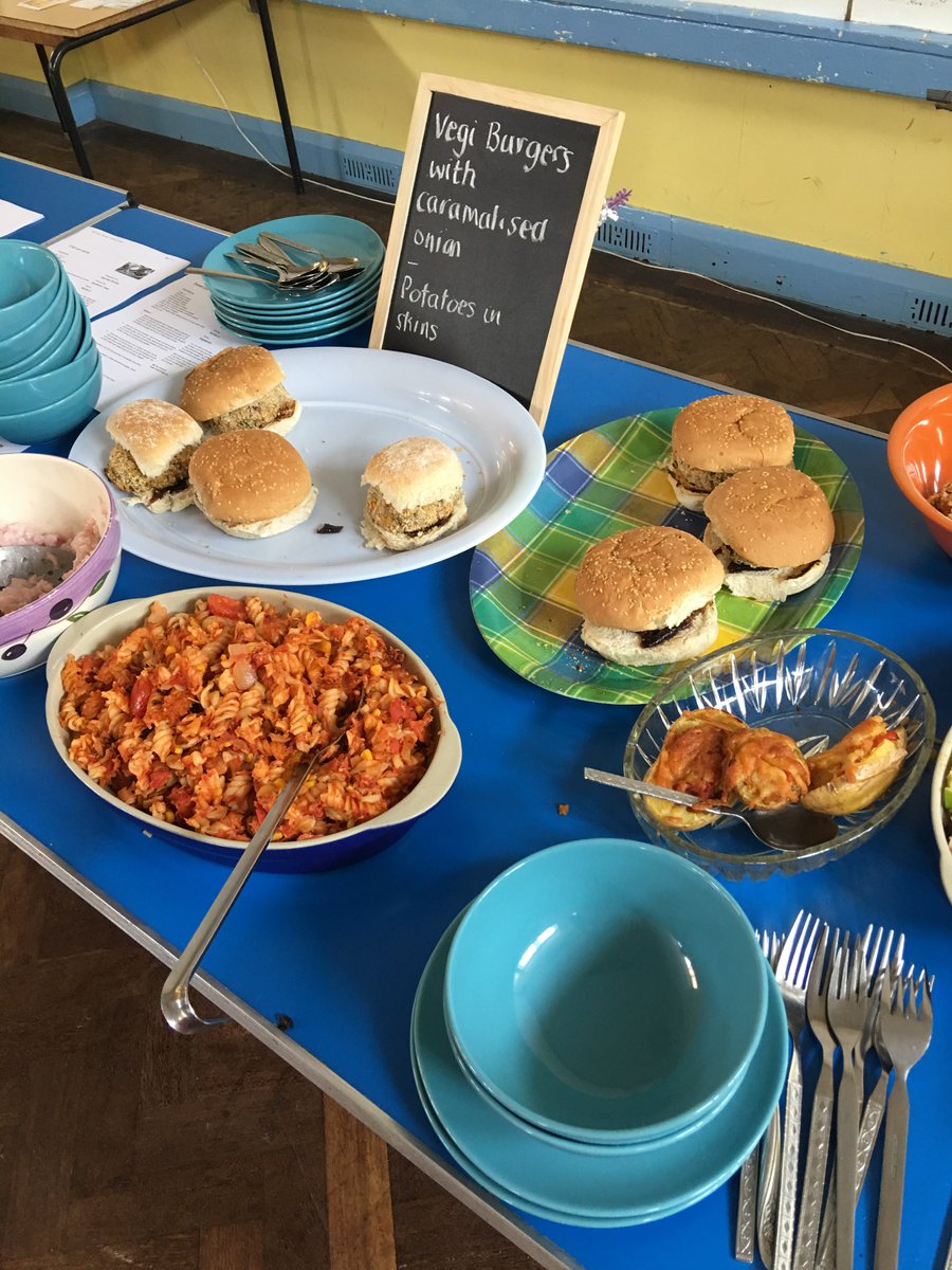 URBANCOVENTRY's tweet photo. #FoodbankFoleshill #makefoodnotwaste @leanntesco @WCAVACov @positiveyouth96 @Coventry2021 @StBasilsCharity @CovCentralHall @AcademyWestwood https://t.co/JRWnH5ile1